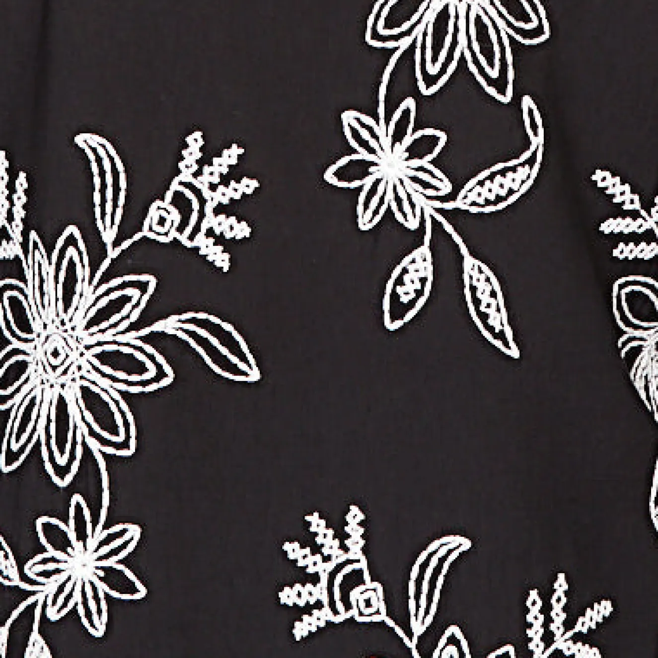 Alfred Dunner Tossed Floral Embroidered Top, Petite