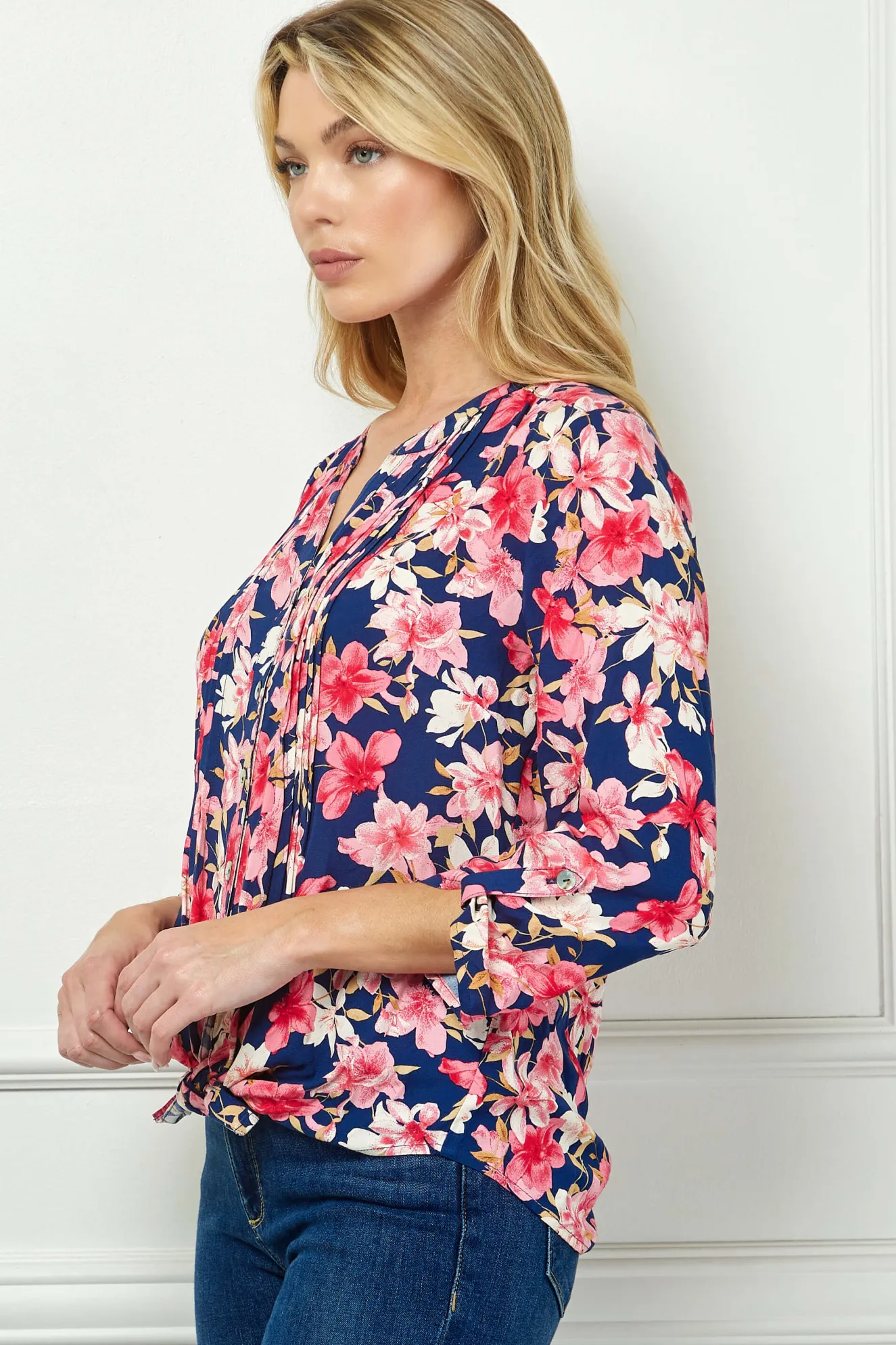3/4 Button Tab Sleeve Pintuck Tie Front Blouse in Navy/Coral