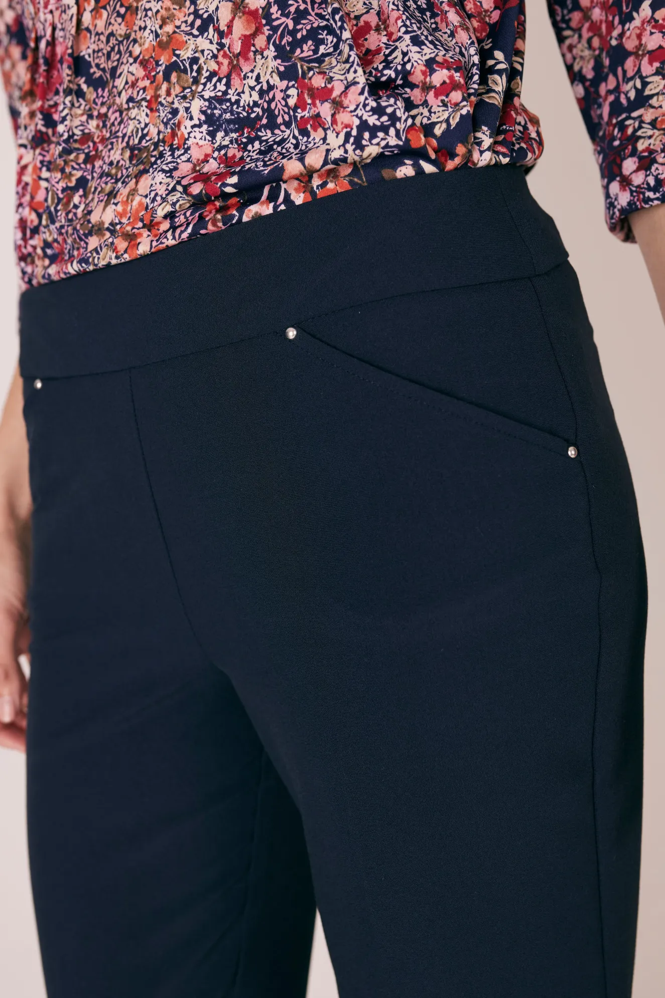 Roz & Ali™ Secret Agent Pull On Tummy Control Pants Straight Leg