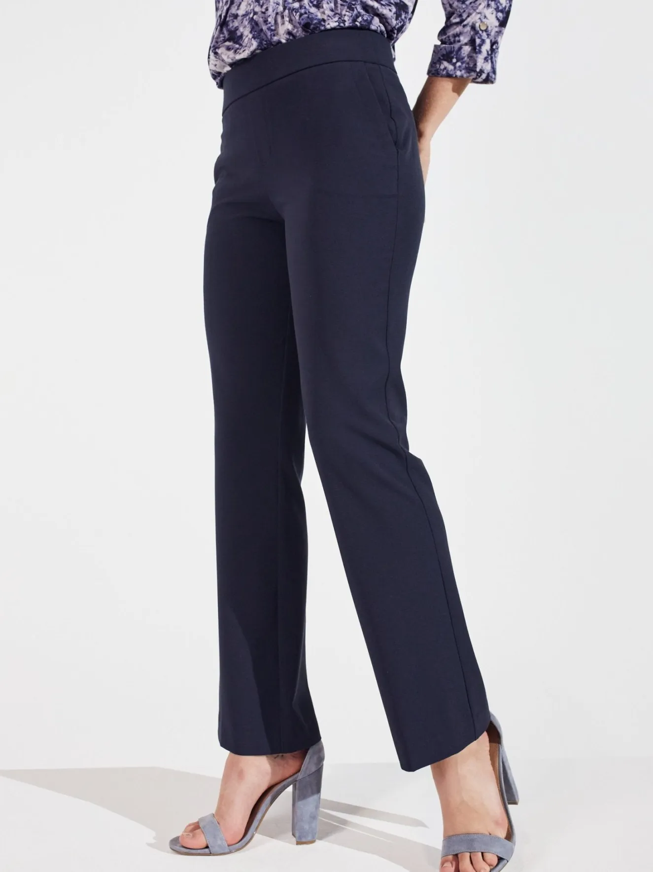 Roz & Ali™ Secret Agent Slight Tummy Control Bootcut Pants
