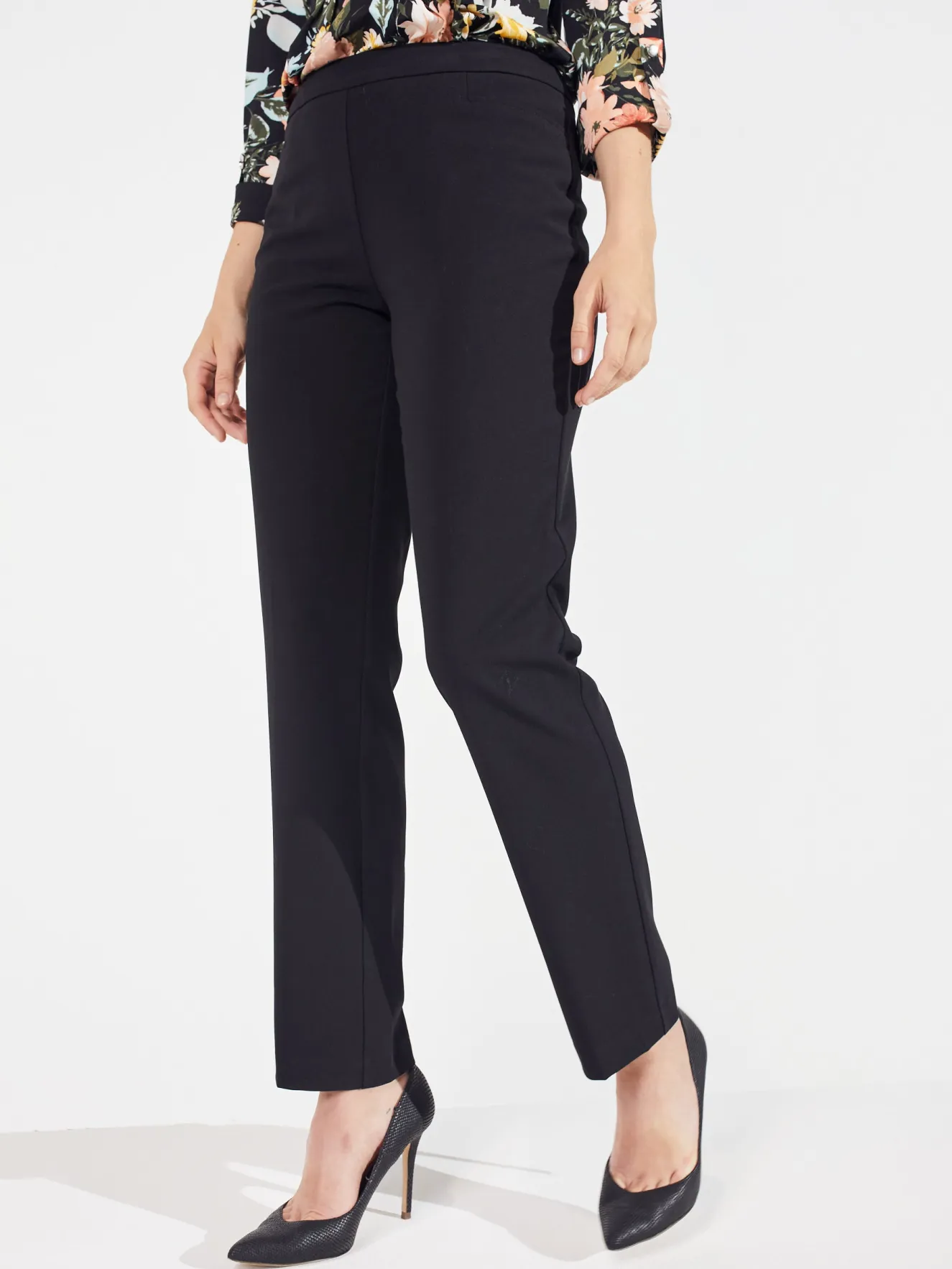 Roz & Ali™ Secret Agent Tummy Control Taper Pants - Short Length