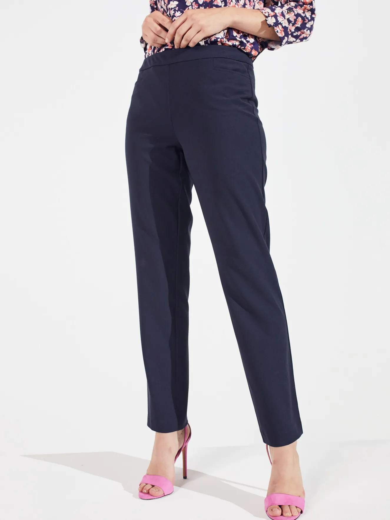 Roz & Ali™ Secret Agent Tummy Control Taper Pants - Short Length