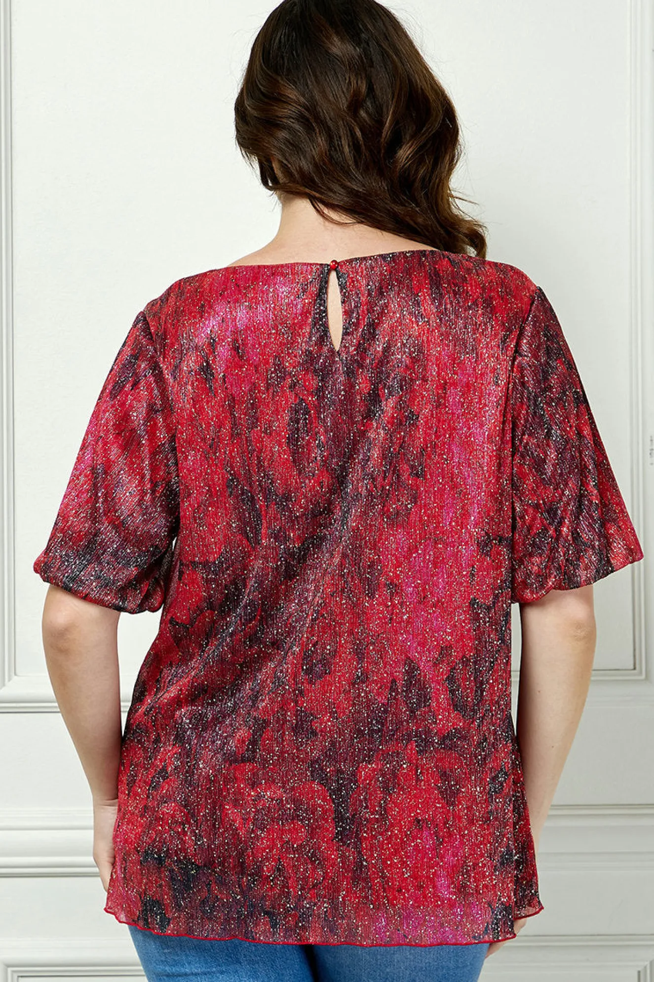 Short Puff Sleeve Scoop Neck Keyhole Back Blouse in Burgundy - Plus