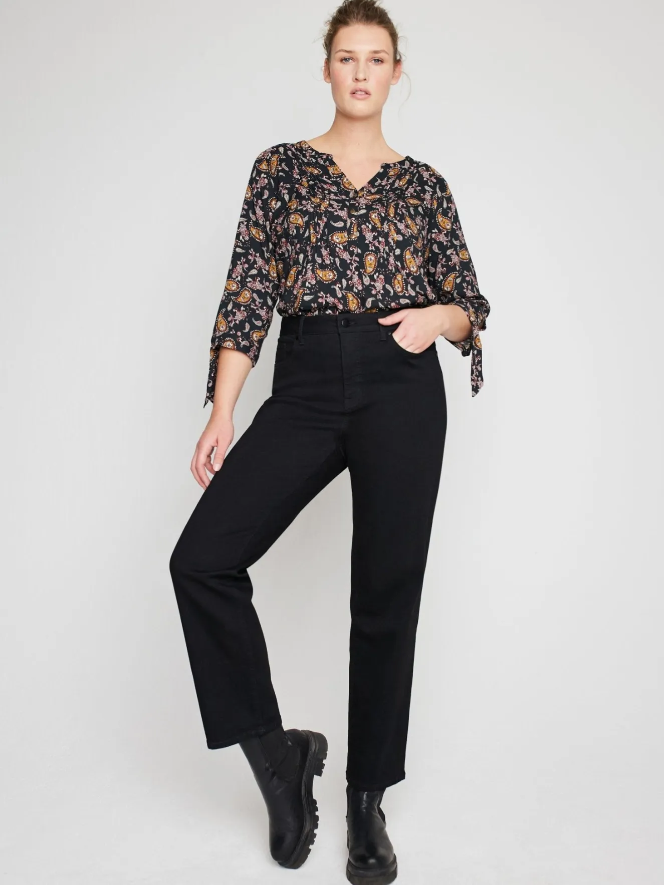 Westport Signature Black Straight Leg Jeans