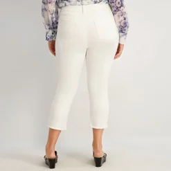 Westport Signature Fray Hem Capri in White - Plus