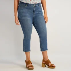Westport Signature Fray Hem Capri in Dark Wash - Plus
