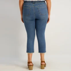 Westport Signature Fray Hem Capri in Dark Wash - Plus