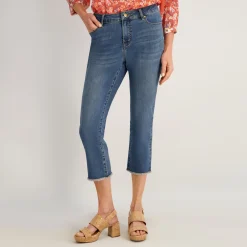 Westport Signature Fray Hem Capri in Dark Wash